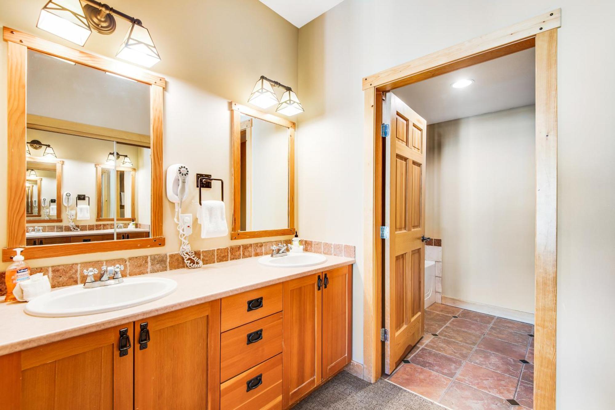 Passage Point 215 Villa Frisco Room photo